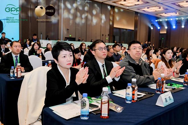 台”熊猫家园文创卡牌授权合作计划启动开元棋牌app“小小一张牌 世界大舞(图2) 台”熊猫家园文创卡牌授权合作计划启动开元棋牌app“小小一张牌 世界大舞(图2)